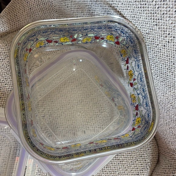 Set of 2 Floral Glass Food Storage Containers - Picture 7 of 8
